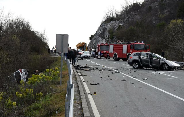 Aksident tragjik në Malin e Zi: Tre persona humbin jetën