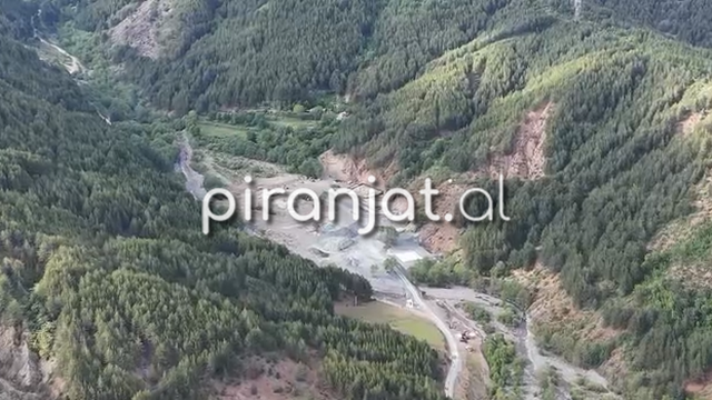 VIDEO/ Denoncimi i banorit: Kompania &ldquo;Beralb&rdquo; derdh inerte n&euml;