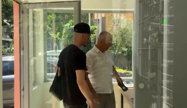 Gjyqi ndaj Laert Haxhiut dhe sherri me Noizy-n, Cllevio sërish paraqitet