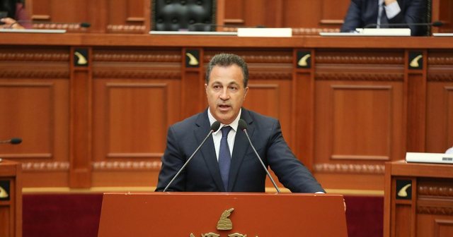 Pak para nisjes së seancës plenare/ Peleshi mesazh deputetëve