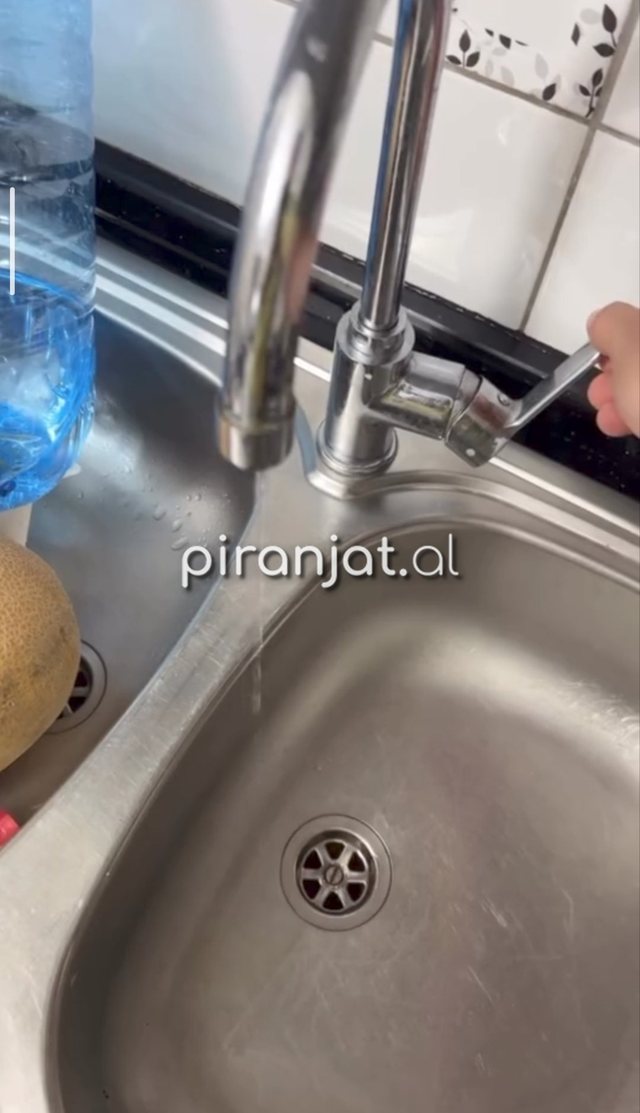 VIDEO/ "Po qelbemi për ujë prej pesë ditësh",