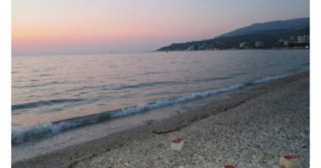 Shmanget tragjedia/ 19-vjeçari pëson arrest kardiak në det,