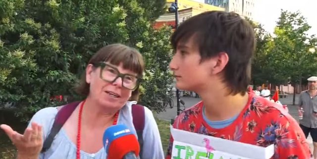 Turist&euml;t irlandez&euml; i bashkohen protest&euml;s: Po frym&euml;zojn&euml;