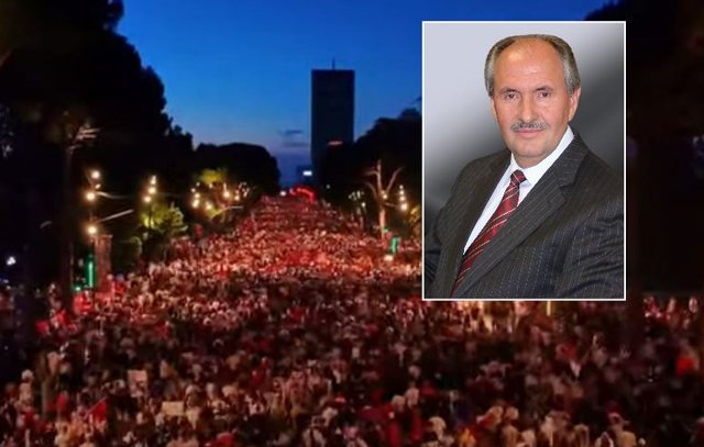 Protestat masive për largimin e kryeministrit, Elez Biberaj: Një vit