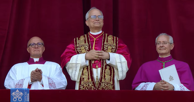 "Paqja qoftë me ju!" Papa i ri, Leoni i XIV: Ndihmoni