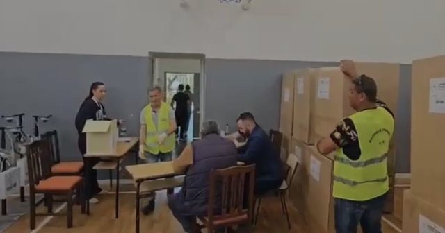 Zgjedhjet parlamentare të 11 majit/ Nis shpërndarja e materialeve