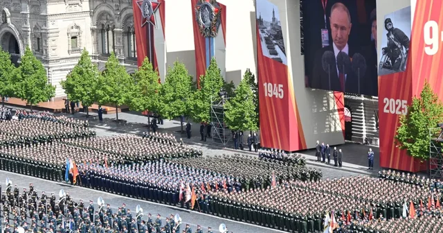 Shfaqja e forcave ushtarake së Putinit me Xi Jinping në krah/ Drone