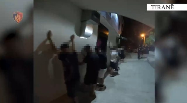 Shisnin drog&euml; pran&euml; shkollave n&euml; Tiran&euml;! Goditet grupi