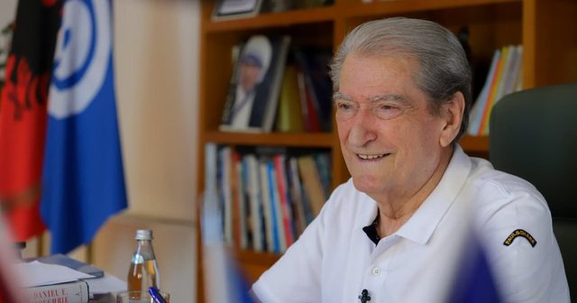 “Heroizëm epik”/ Berisha thirrje demokratëve: Bashkohuni