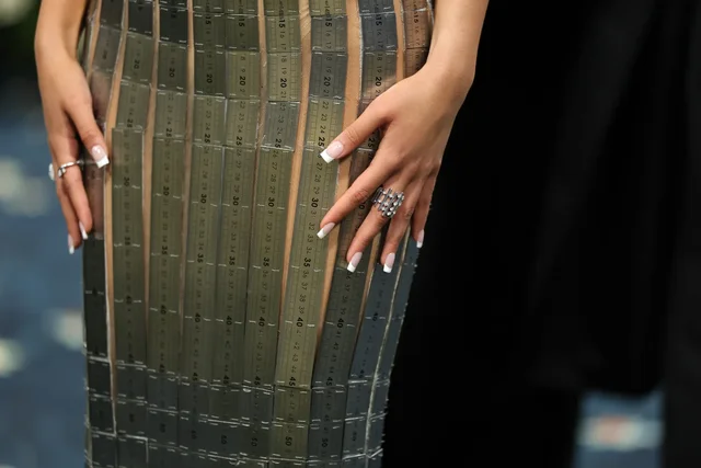 Met Gala 2025/ Jenna Ortega shfaqet në event me një &#039;fustan