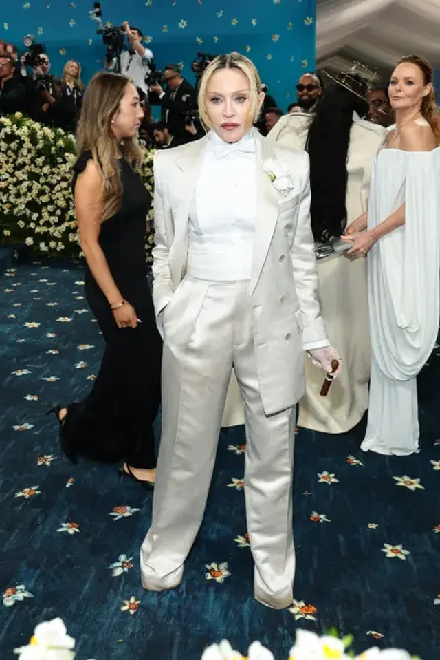 Met Gala 2025/ Madonna u shfaq me një kostum klasik nga Tom Ford të