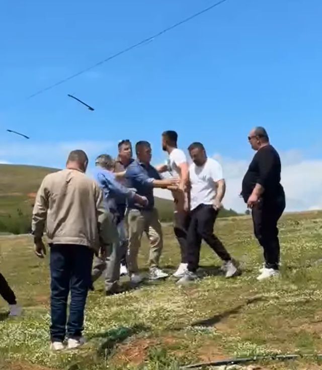 "Rilindja në terren me administratën dhe grupet kriminale!"