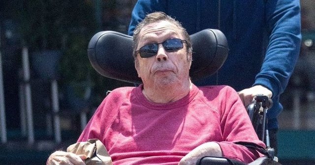 Pësoi një goditje në tru në vitin 2012/ Tim Curry