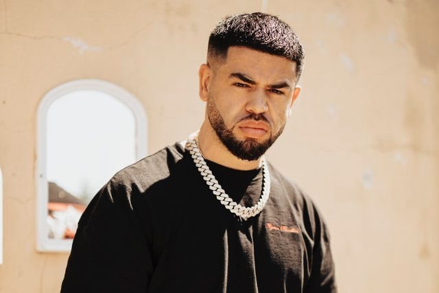 Ish-truproja e tij dhunoi protestuesit, Noizy reagon p&euml;r Zv&euml;rnecin: