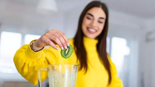 Superfruti i gjelbër antioksidues që forcon mbrojtjen, zorrët dhe