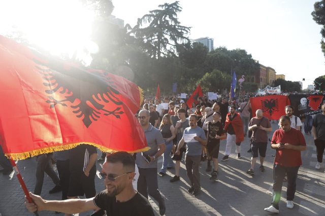 &ldquo;Vlora ka historin&euml; e sakrific&euml;s, jo &ccedil;mim p&euml;r