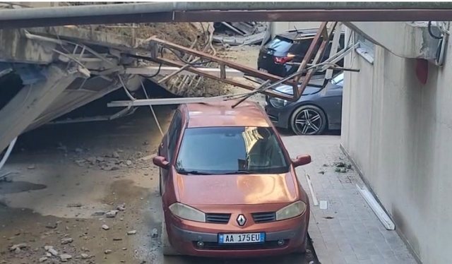 Rr&euml;shqitje dheu tek Currilat n&euml; Durr&euml;s/ Banor&euml;t