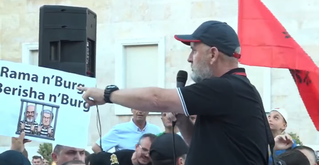 &ldquo;Ne s&rsquo;ishim t&euml; zgjuar, na erdhi ujku me k&euml;mb&euml; me