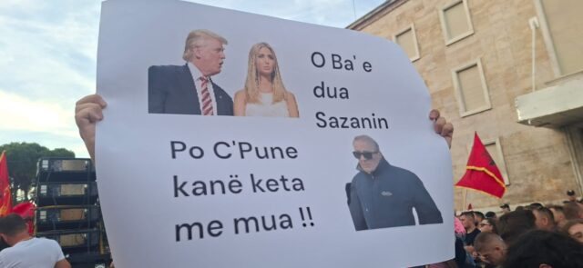 FOTO/ Nga ironia te kritikat për Ramën, pankartat pikante në