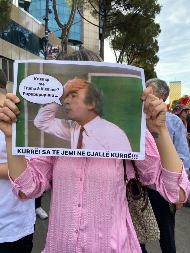 FOTO/ Nga ironia te kritikat për Ramën, pankartat pikante në
