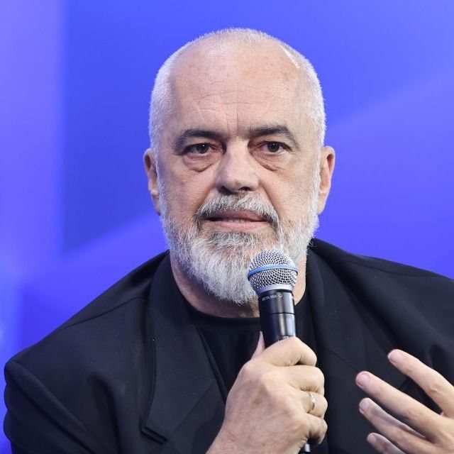 Media greke: Rama po 'sekuestron asetet greke'! Cili është