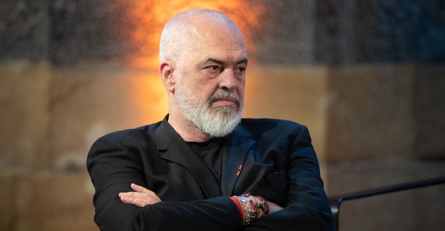 &ldquo;Rama &euml;sht&euml; i bllokuar nga protestat&rdquo;, Protothema: