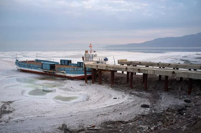 Liqenet e Iranit po zhduken: Imazhet satelitore tregojn&euml; nj&euml;