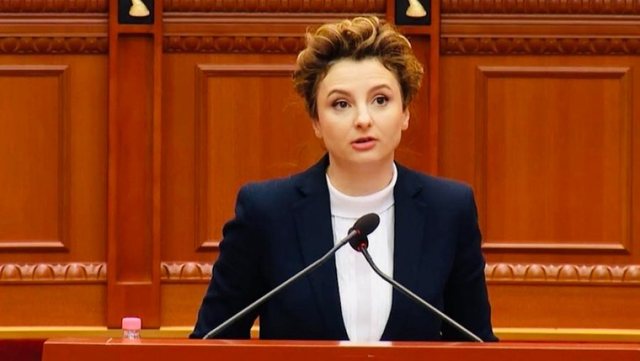 'Oligarkët po marrin tokat e shqiptarëve'/ Xhixho: Rama ka