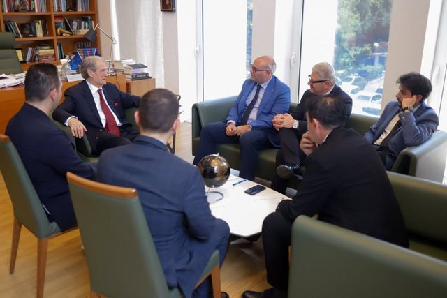 Kreu i PD takim me personalitete italiane/ Berisha: Narkotrafiku dhe