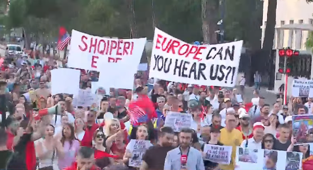 Mesazhi i fortë nga protesta për Bashkimin Evropian: Evropë, a po