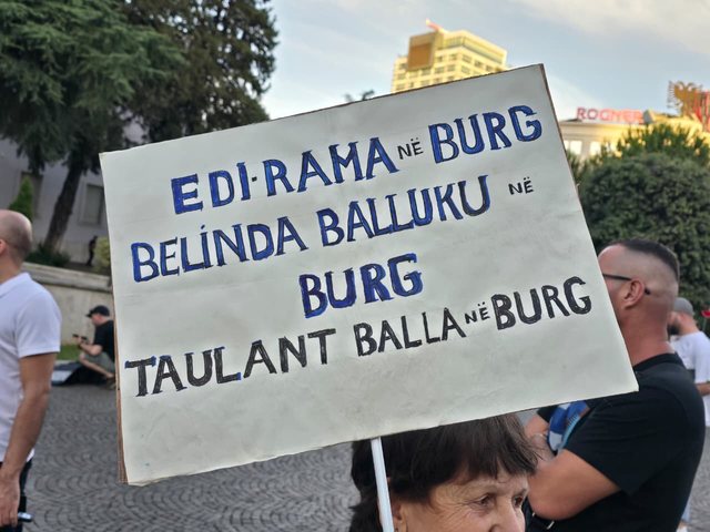 ‘O bos t’rre menja se u ka bo deti Marta Kos’, mesazhet