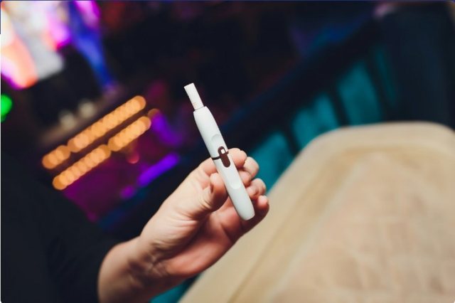 Pse gjithnjë e më shumë të rinj po përdorin cigare