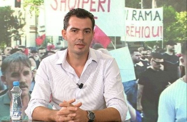 Aktivisti: Shqiptarët kanë marrë në dorë fatin e