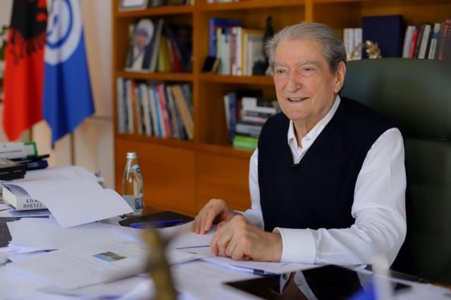 ‘Protestuesit s’janë anti-amerikanë', Berisha: Rama