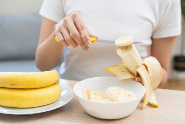 &Ccedil;far&euml; i ndodh trurit kur hani banane - shkenc&euml;tar&euml;t