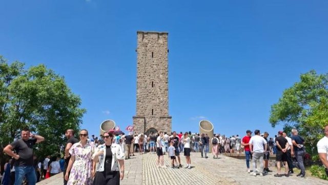 Brohorit&euml;n 'Kosova &euml;sht&euml; Serbi' gjat&euml;