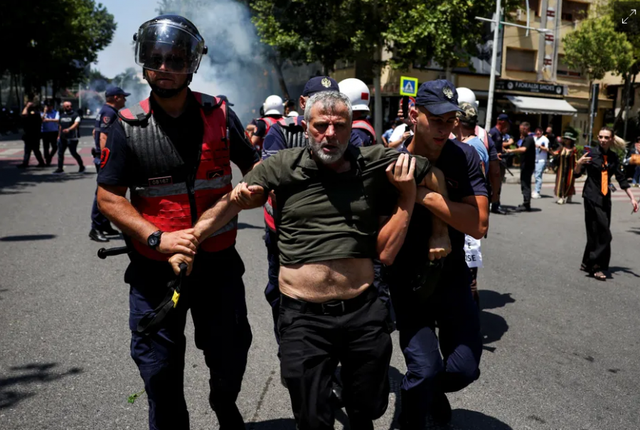 ‘Spiegel’: Përshkallëzohen protestat kundër Edi