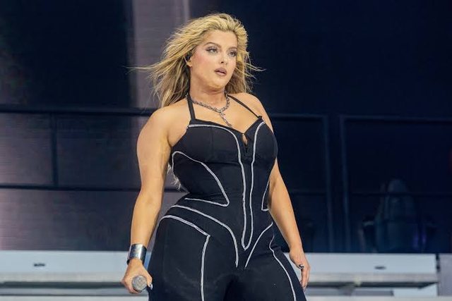 E kritikuar shpesh për peshën, Bebe Rexha jep mesazhin e fortë