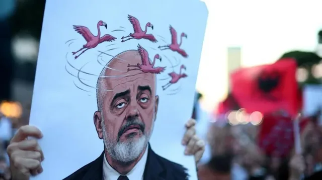'Revolucioni i Flamingo-ve'/ BBC: Mijëra njerëz