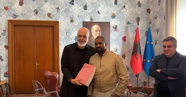Koncerti i Kanye West në Tiranë/ Rama i dhuron librin “The