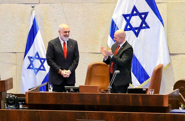 Nga Knesseti n&euml; Kashar/ Pes&euml; drit&euml;hijet e piruet&euml;s s&euml;