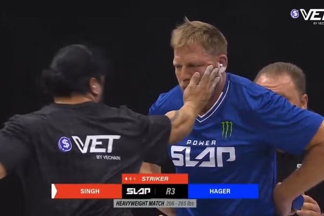 Ish-kampioni i WWE humbet ndjenjat pas nj&euml; shuplake t&euml; fuqishme,