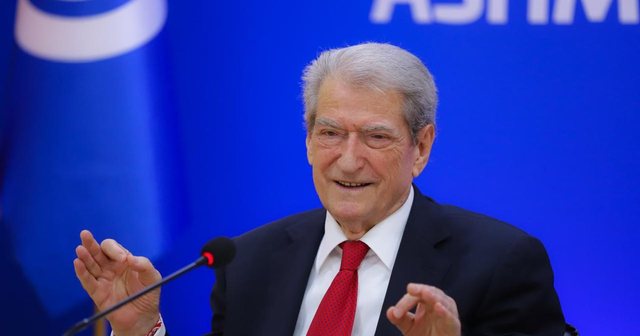 "Kryeministri del me moton 'nudo për vota'", Berisha: