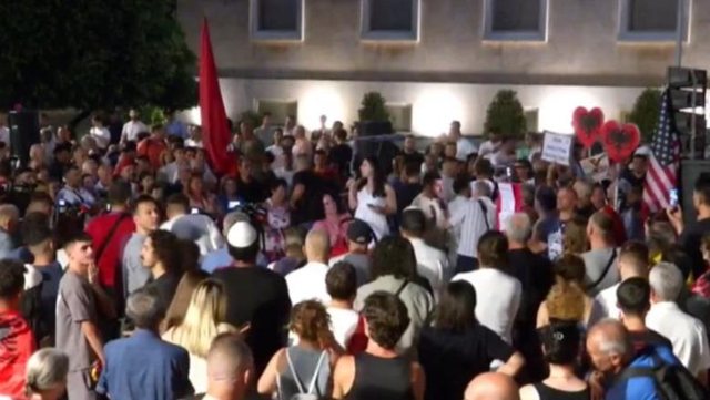 Kryebashkiakja shqiptare n&euml; Itali i bashkohet protestave n&euml;