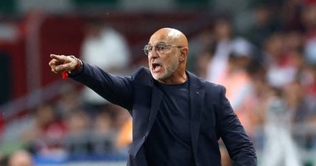 Spanja p&euml;rball&euml; Franc&euml;s n&euml; betej&euml;n p&euml;r finalen e