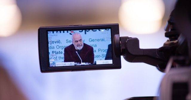 BIRN: Mungesa e medias së pavarur cënoi zgjedhjet, thonë