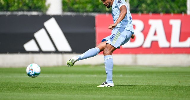 Juventus k&euml;rkon z&euml;vend&euml;suesin e Bremerit, dy jan&euml; objektivat