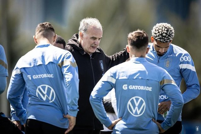 &ldquo;Plas&rdquo; tek Uruguai para sfid&euml;s me Spanj&euml;n, Bielsa akuzon
