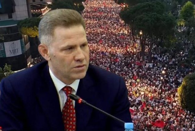 Ish-deputeti i PS, Lavdërim Krrashi në mbështetje të