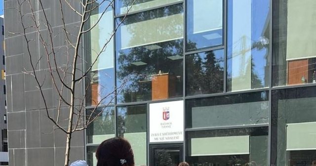 Bizneset bëhen "çorap" me taksat e Bashkisë